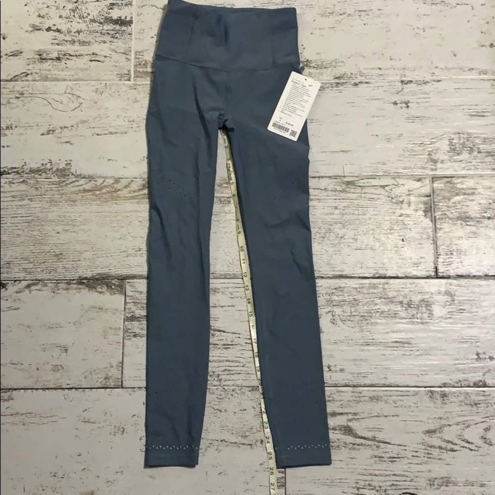 Lululemon zoned in tight